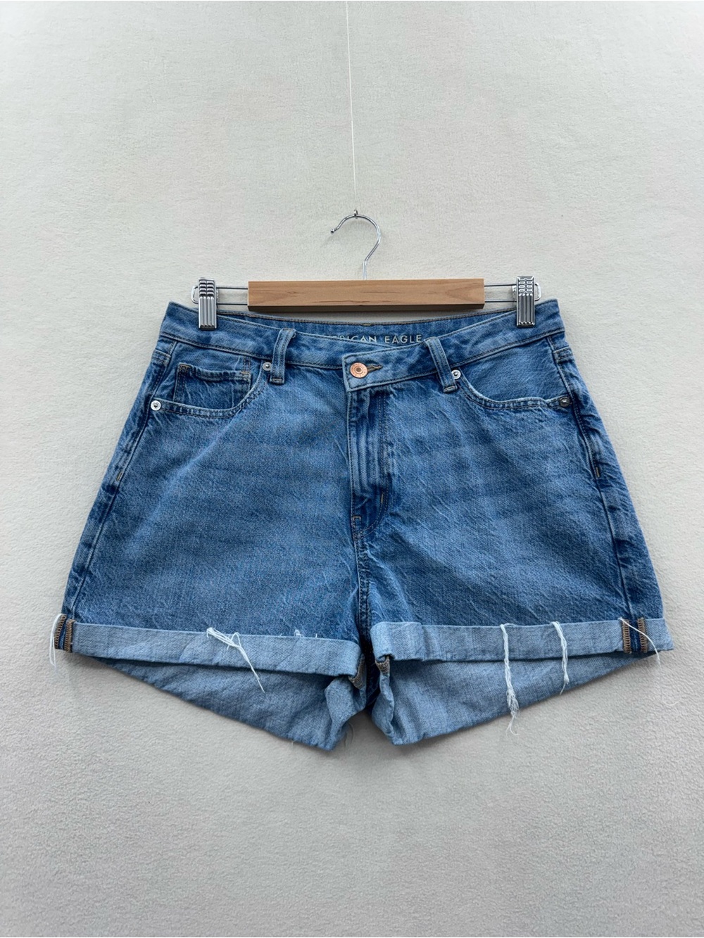 American Eagle Women’s 8 Denim Shorts Highest Rise Mom Short Inseam 3”